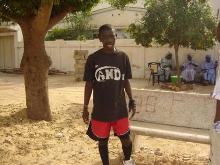 me voici en allant au terrain de basket